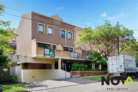 94 Beamish St, Campsie NSW 2194 .
